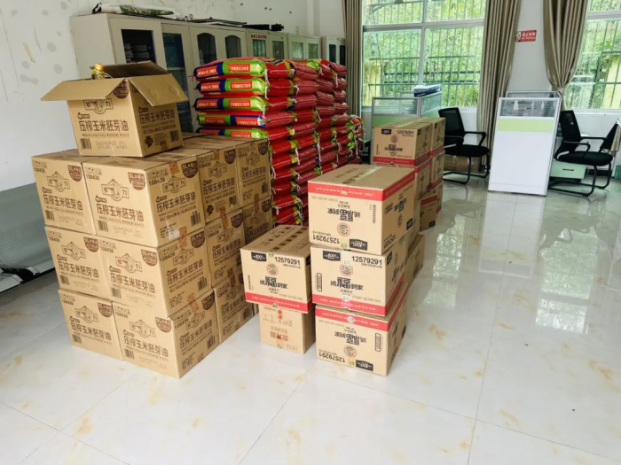 春节慰问情暖排寮村 携手奋进共谱振兴篇
